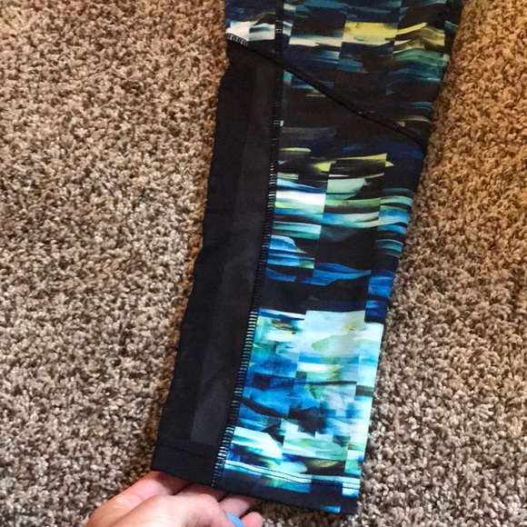 Workout Capris - Picture 2 of 3